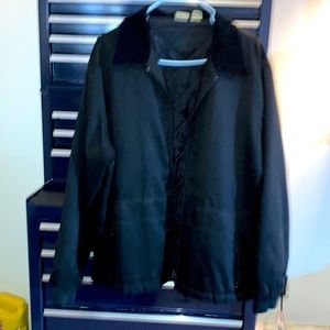 GAP Extra large men navy blue insulated jacket.  Waterproof, Gently used.